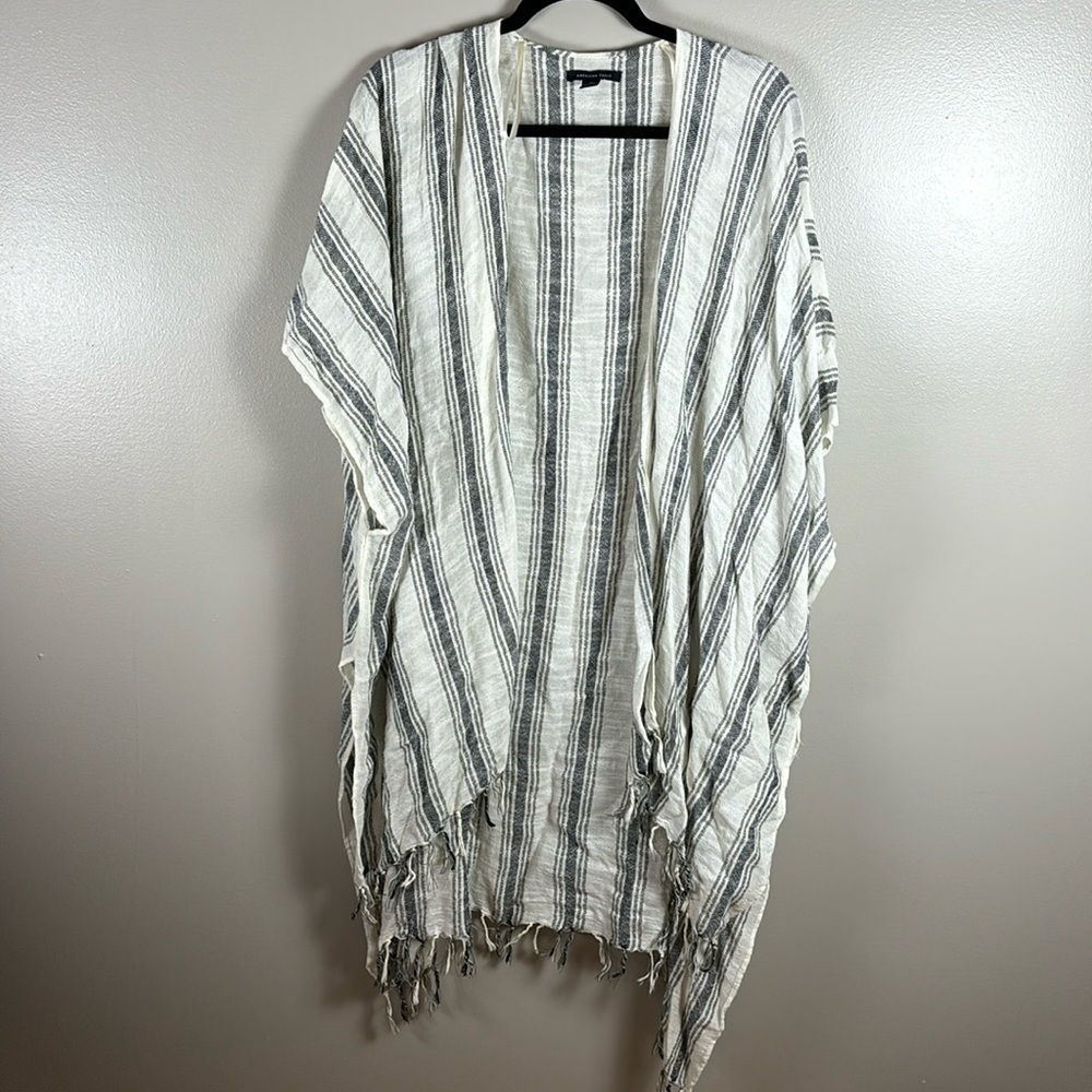 American Eagle Shrug